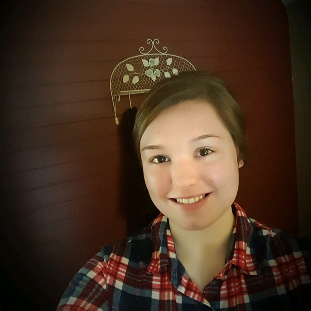 Meet your Posher, Chloe